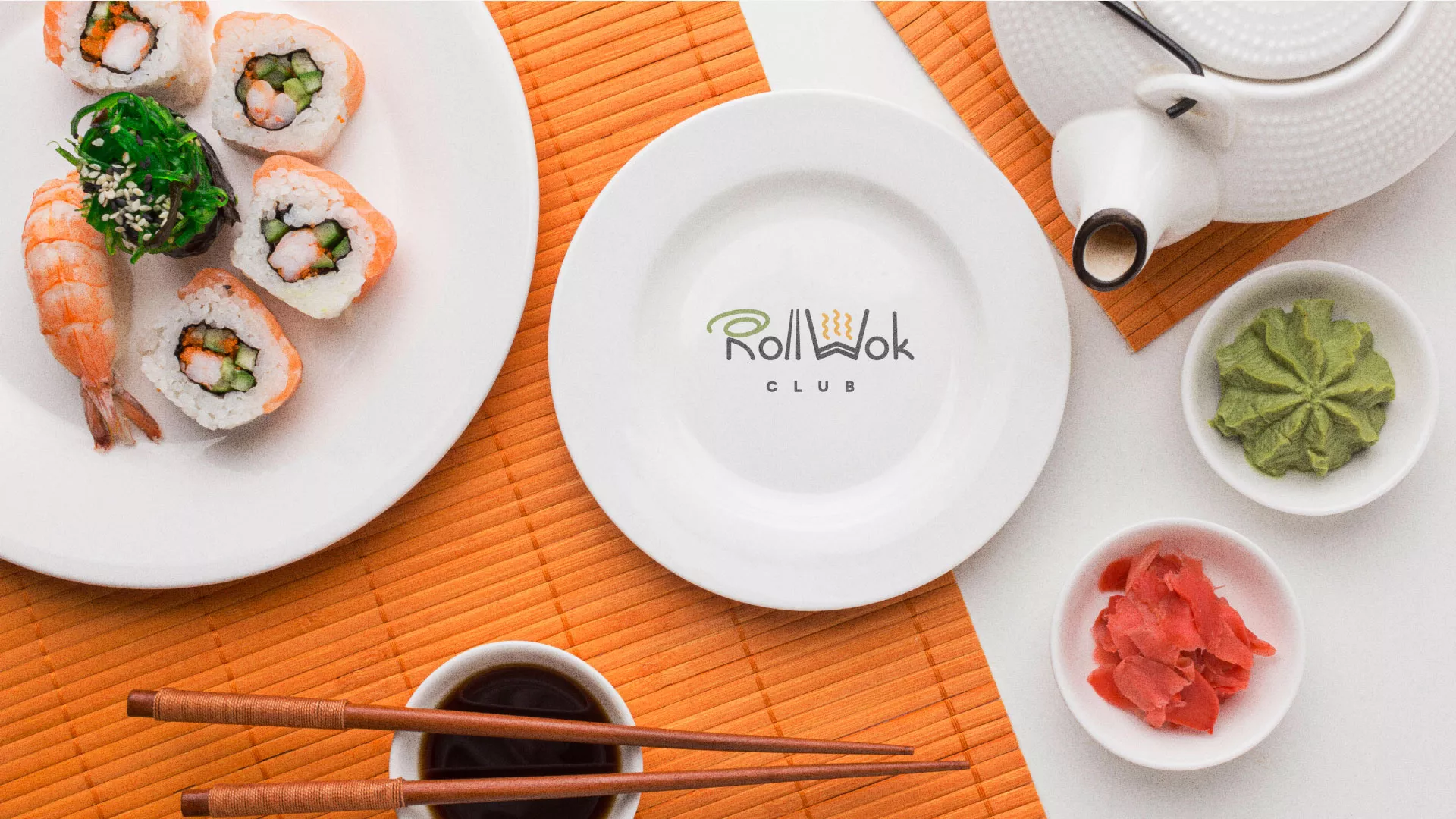 Разработка логотипа и фирменного стиля суши-бара «Roll Wok Club» в Усинске